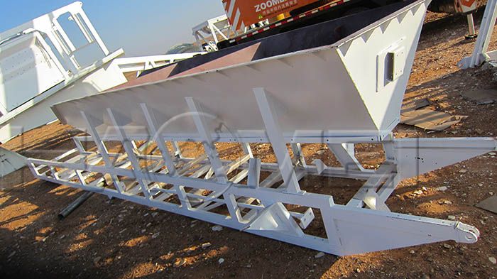 batching system of YHZS25 mobile concrete batching plant.jpg
